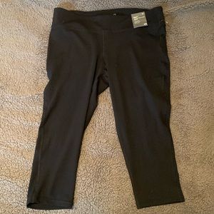 NWT Gap Capri leggings
